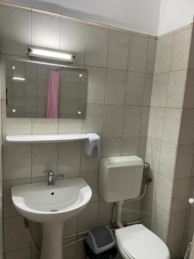 منزل الضيف Minastirea Neamt  في Casa "Ierusalim-Hozeva-Hozeva" المظهر الخارجي الصورة