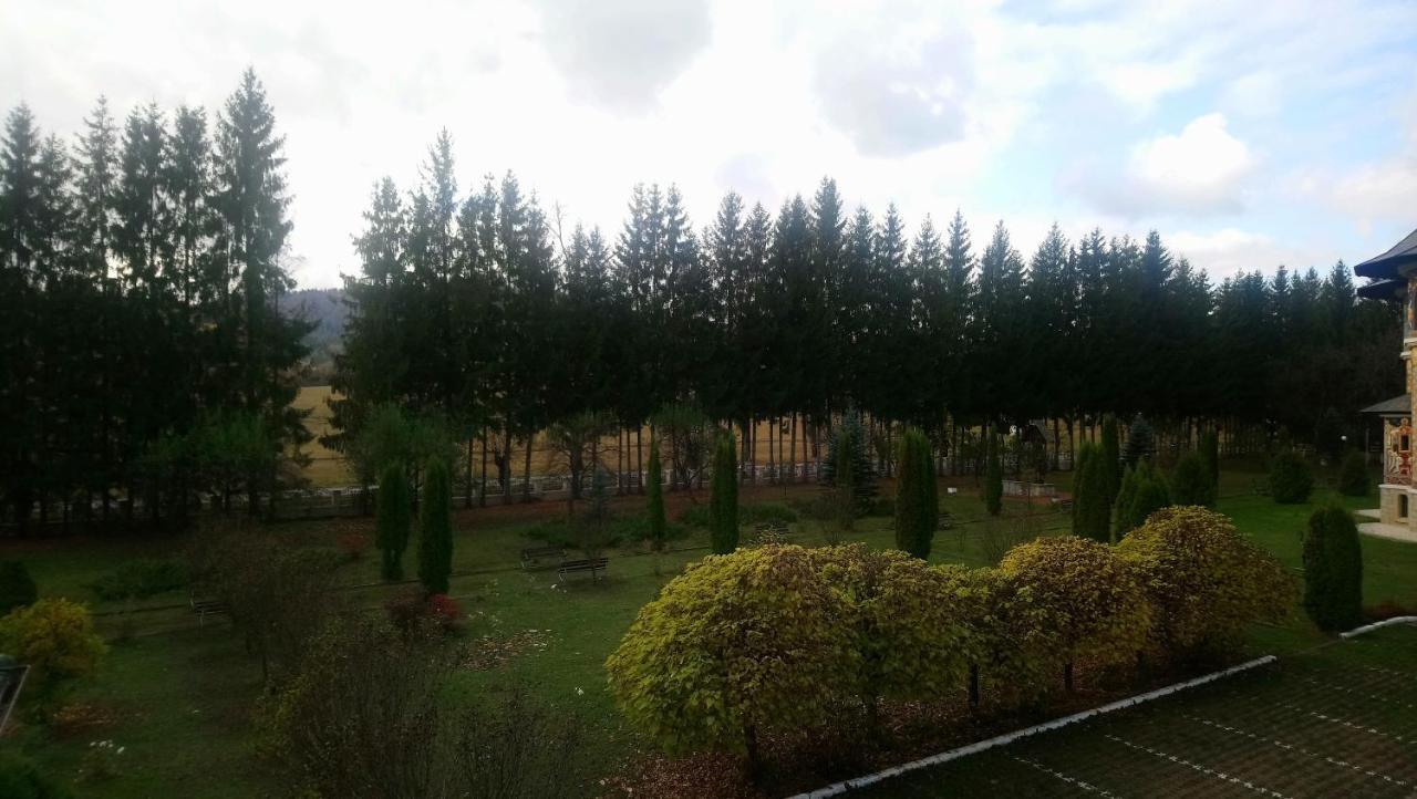 منزل الضيف Minastirea Neamt  في Casa "Ierusalim-Hozeva-Hozeva" المظهر الخارجي الصورة